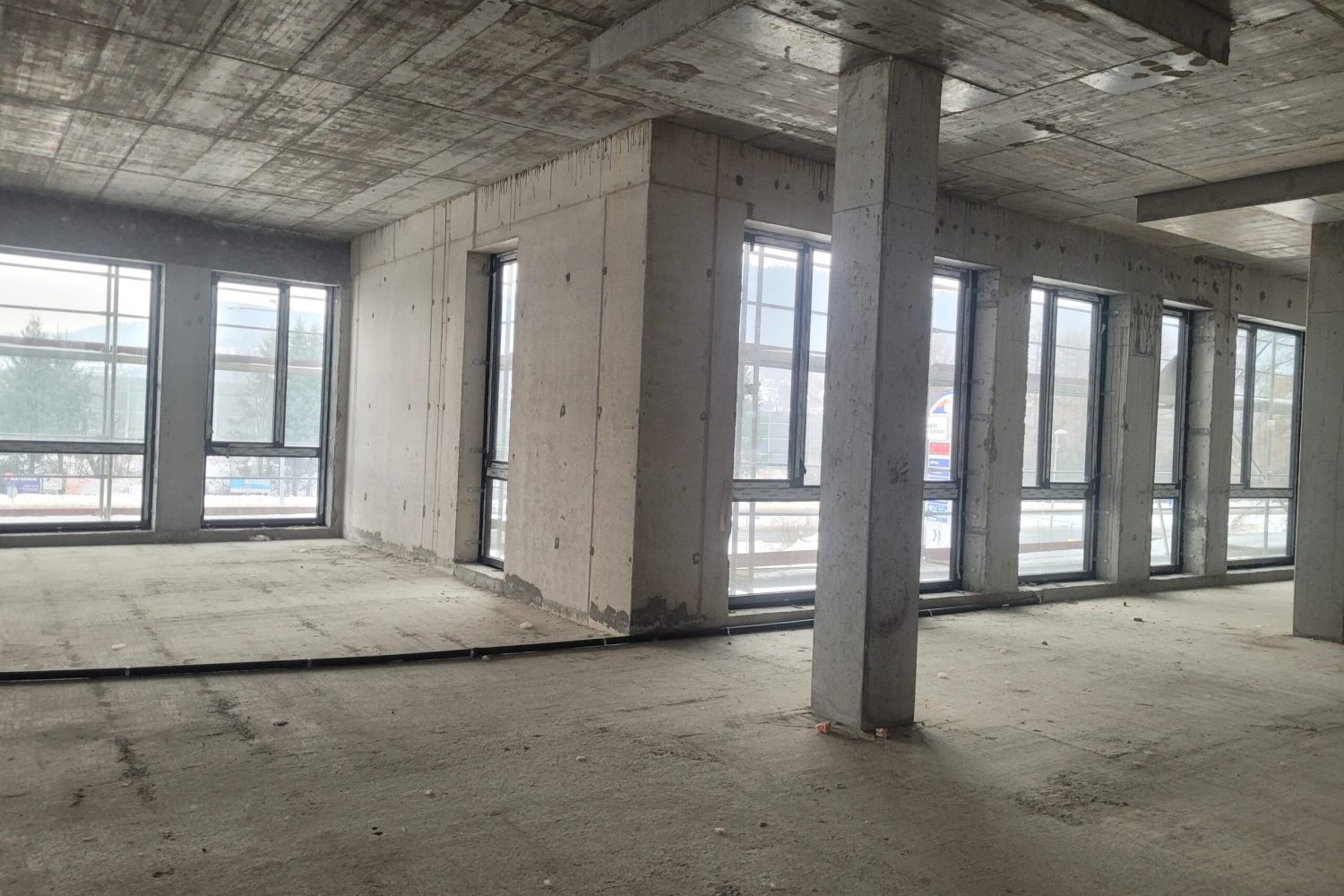 Wnętrze w surowym stanie Holistic Clinic